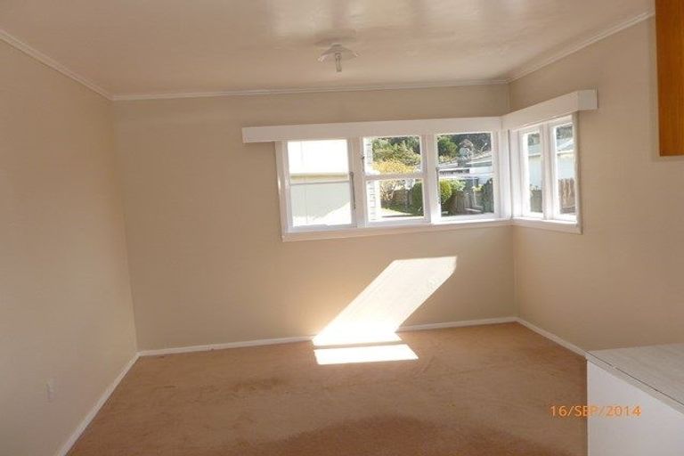 Photo of property in 12f1 Beauchamp Street, Tawa, Wellington, 5028