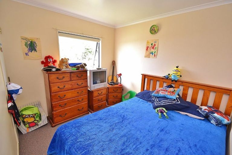 Photo of property in 13 Milich Terrace, Te Atatu South, Auckland, 0610