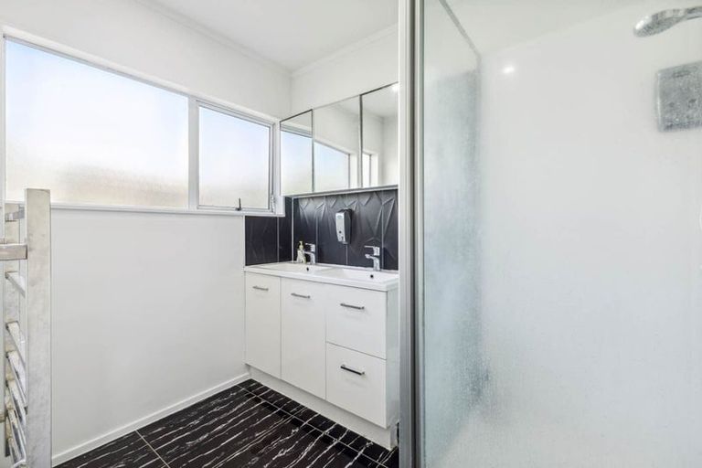 Photo of property in 2/3 James Road, Manurewa, Auckland, 2102