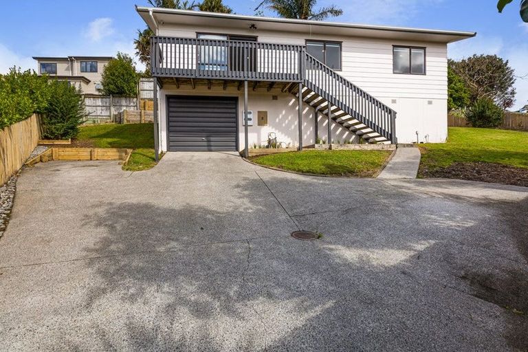 Photo of property in 8 Garton Drive, Massey, Auckland, 0614