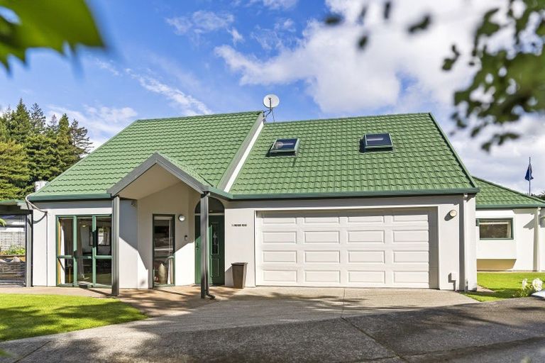 Photo of property in 1 Orchid Rise, Whakatane, 3120