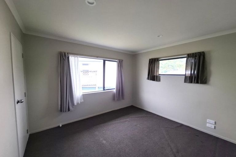 Photo of property in 39 Rewarewa Road, Te Atatu Peninsula, Auckland, 0610