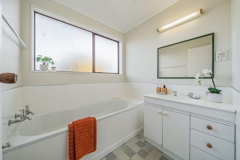 Photo of property in 2 Anchor Lane, Whitby, Porirua, 5024