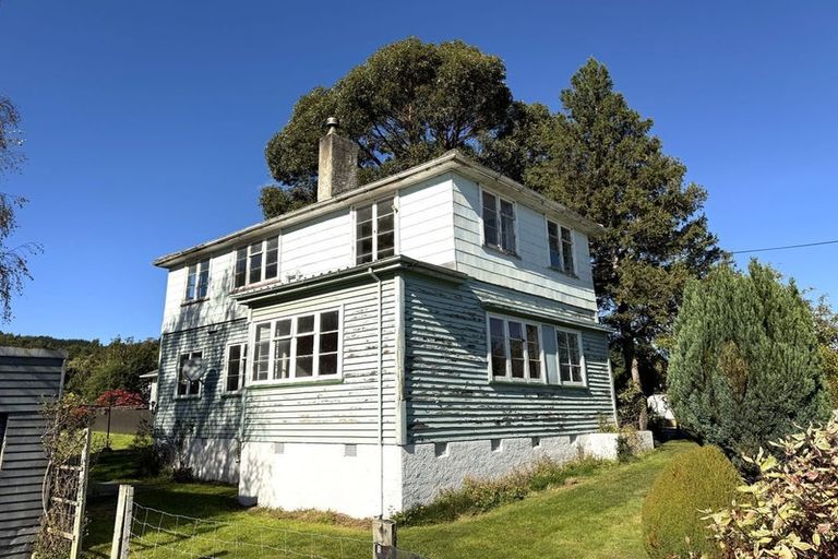 Photo of property in 1 Market Street, Kaitangata, 9210