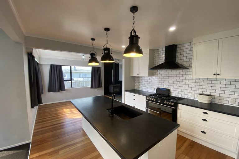 Photo of property in 25 Lawrie Avenue, Pukekohe, 2120