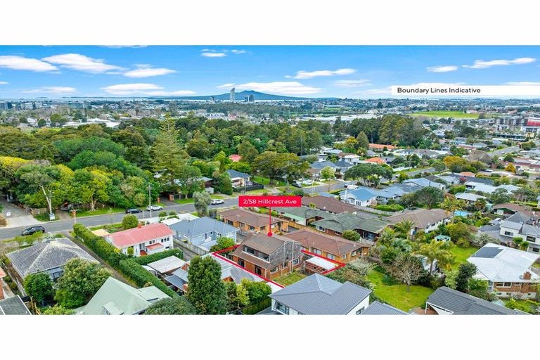 Photo of property in 2/58 Hillcrest Avenue, Hillcrest, Auckland, 0627