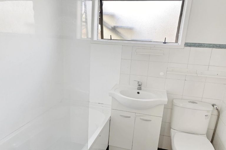 Photo of property in 1/26 Copley Street, New Lynn, Auckland, 0600