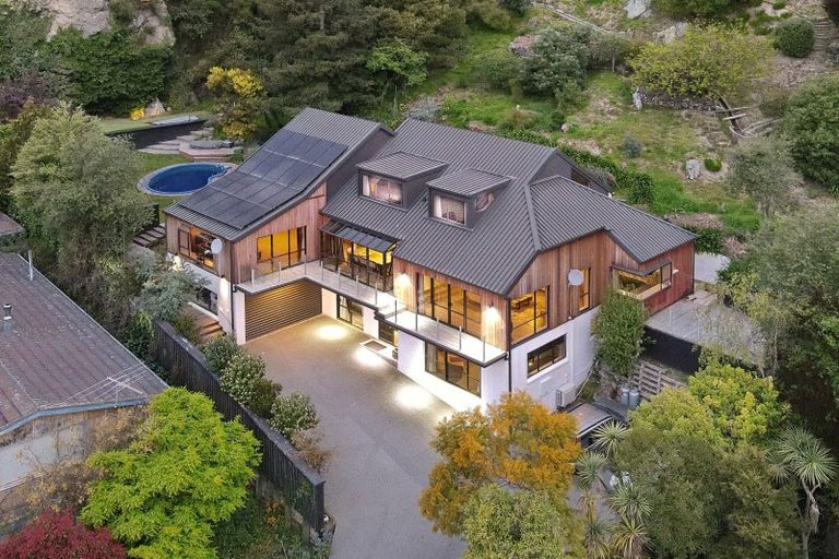 Photo of property in 2 Cannon Hill Crescent, Mount Pleasant, Christchurch, 8081