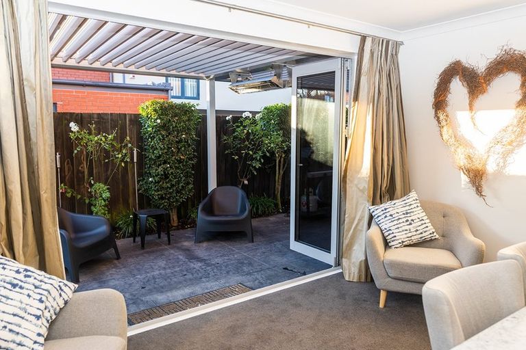 Photo of property in 16 Gracefield Avenue, Christchurch Central, Christchurch, 8013