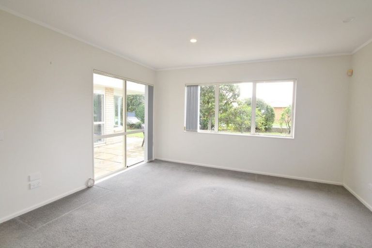 Photo of property in 9 Judd Place, Orewa, 0931
