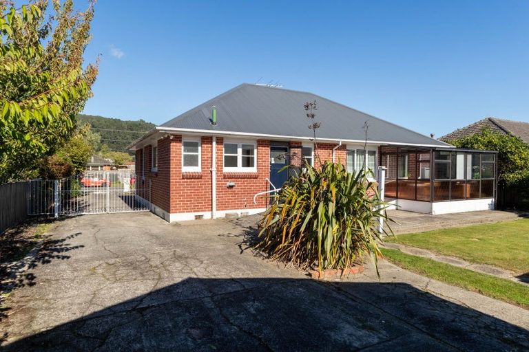 Photo of property in 28 Miro Street, Trentham, Upper Hutt, 5018