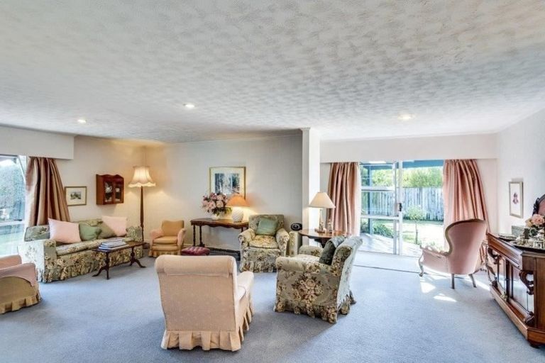 Photo of property in 43-45 Mount Herbert Road, Waipukurau, 4200