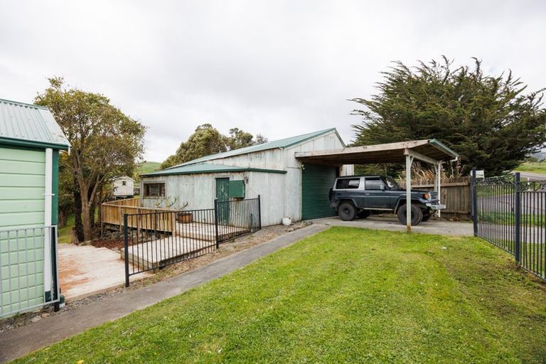 Photo of property in 353 Kahuterawa Road, Linton, Palmerston North, 4472