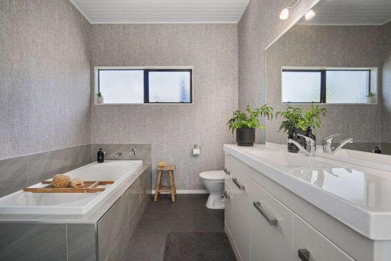 Photo of property in 284 Maungatapu Road, Maungatapu, Tauranga, 3112