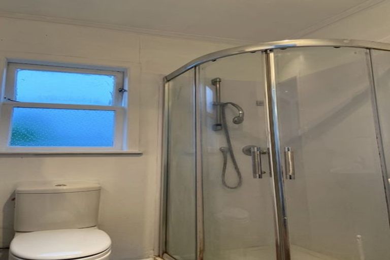 Photo of property in 12 Malcolm Place, Mangere East, Auckland, 2024