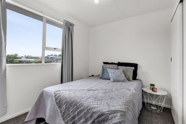 Photo of property in 18 Culzean Grove, Bell Block, New Plymouth, 4312