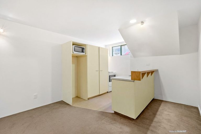 Photo of property in 10/5u Hopper Street, Mount Cook, Wellington, 6011