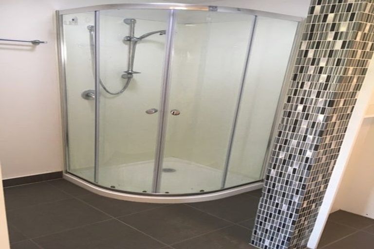 Photo of property in 1/34 Sycamore Drive, Sunnynook, Auckland, 0620