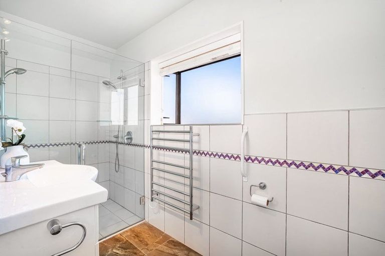 Photo of property in 75 Totara Crescent, Woburn, Lower Hutt, 5011