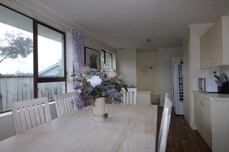 Photo of property in 62a Mazengarb Road, Paraparaumu Beach, Paraparaumu, 5032