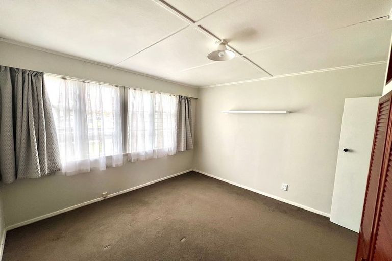 Photo of property in 1258 High Street, Taita, Lower Hutt, 5011