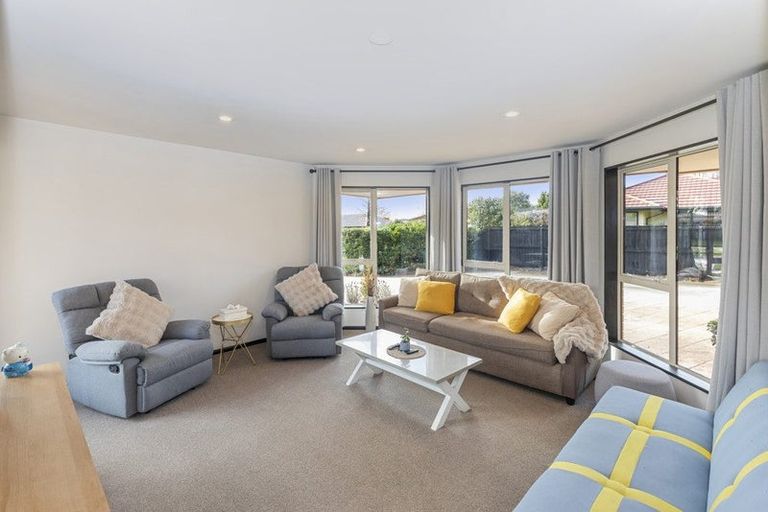 Photo of property in 20 Riegler Place, Belfast, Christchurch, 8051