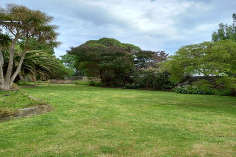 Photo of property in 19 Barber Grove, Moera, Lower Hutt, 5010