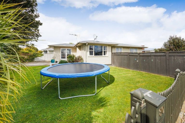 Photo of property in 30 Sutherland Crescent, Westbrook, Palmerston North, 4412