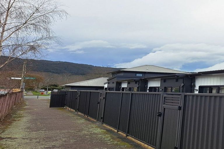 Photo of property in 22b Palmer Crescent, Silverstream, Upper Hutt, 5019