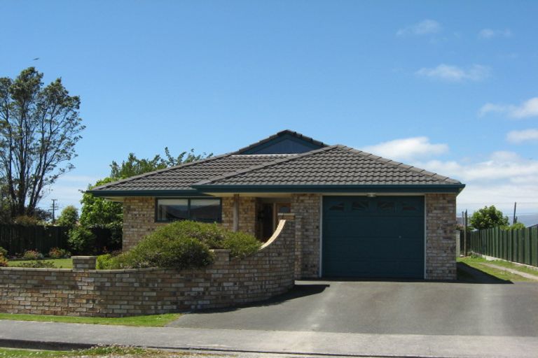 Photo of property in 17 Romilly Street, Westport, 7825