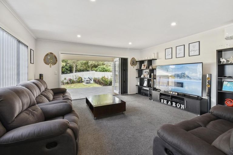 Photo of property in 43 Eddowes Street, Manurewa, Auckland, 2102