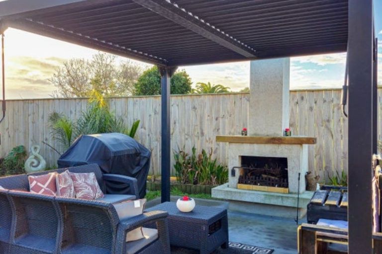 Photo of property in 20 Snappers Lane, Foxton Beach, Foxton, 4815