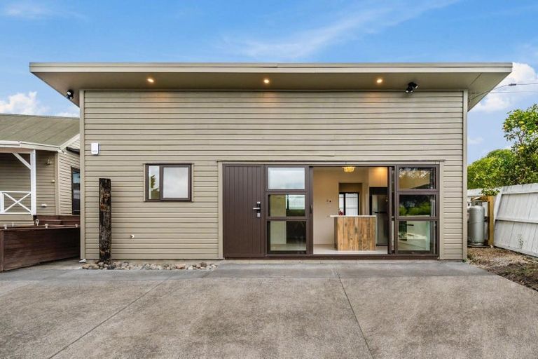 Photo of property in 456a West Coast Road, Glen Eden, Auckland, 0602