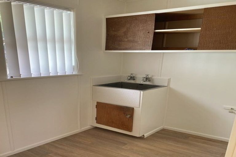 Photo of property in 14 Mcclintock Road, Massey, Auckland, 0614