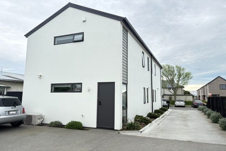 Photo of property in 2/112 Burke Street, Sydenham, Christchurch, 8023