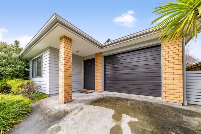 Photo of property in 75 Farmer Crescent, Taita, Lower Hutt, 5011