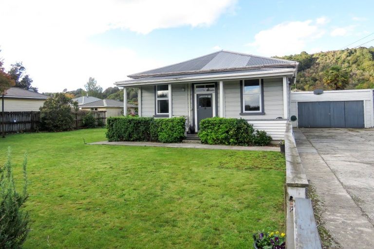 Photo of property in 51 Dick Street, Reefton, 7830