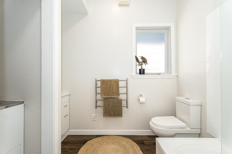 Photo of property in 38 Rua Street, Lyall Bay, Wellington, 6022