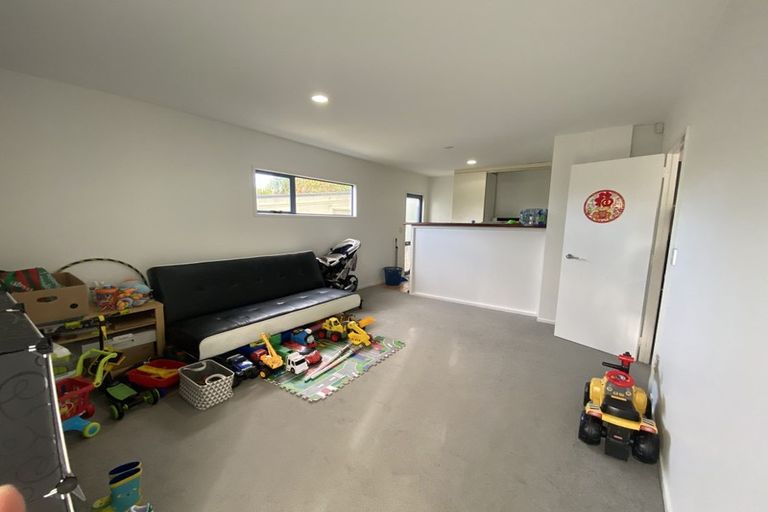 Photo of property in 1/19 Lowtherhurst Road, Massey, Auckland, 0614
