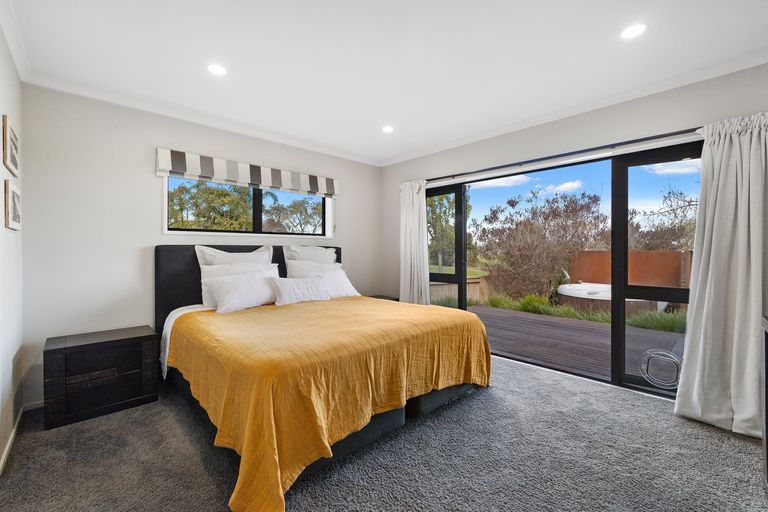 Photo of property in 49 Oaklands Drive, Cambridge, 3434