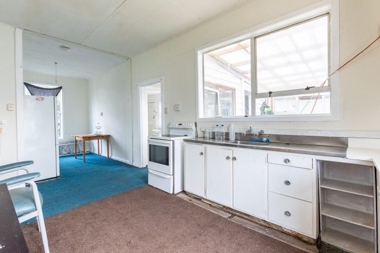 Photo of property in 21 Atkinson Street, Woodville, 4920