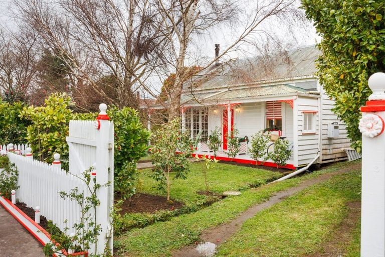 Photo of property in 86 Grey Street, Woodville, 4920