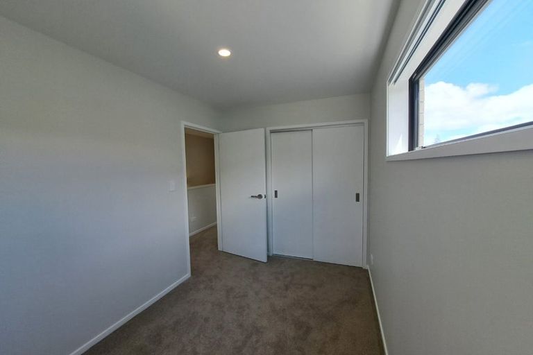Photo of property in 2 Mikoikoi Crescent, Mangere Bridge, Auckland, 2022