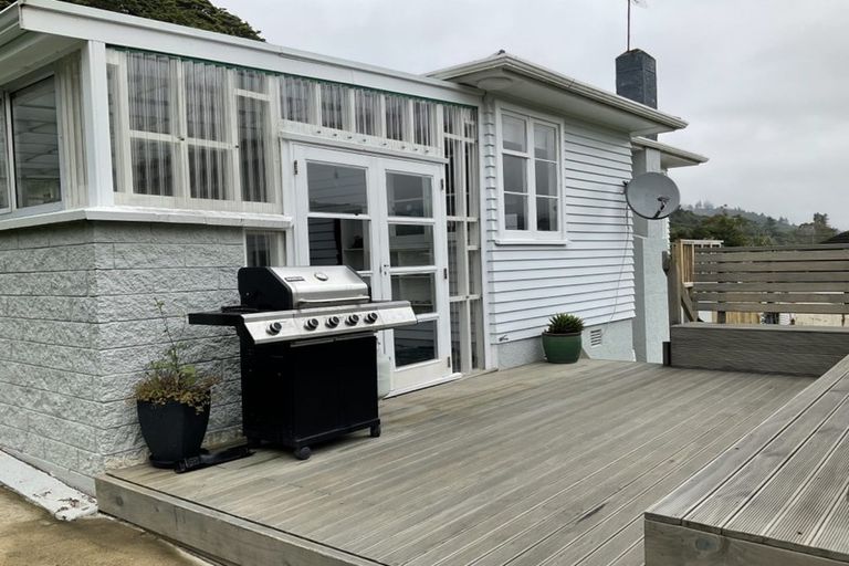 Photo of property in 5 Faris Crescent, Wainuiomata, Lower Hutt, 5014