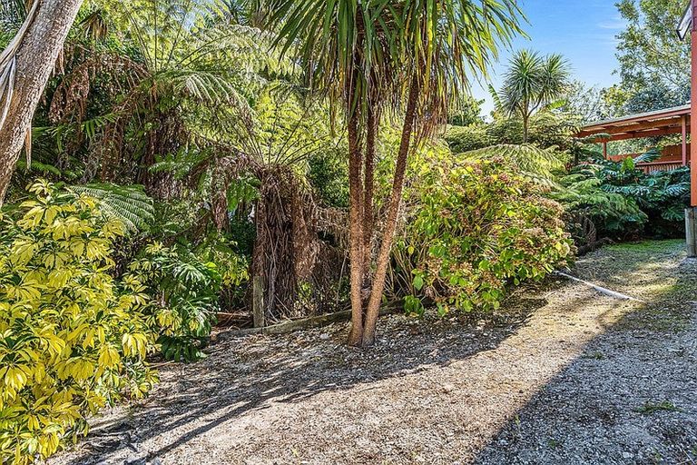 Photo of property in 1/76 Glamorgan Drive, Torbay, Auckland, 0630