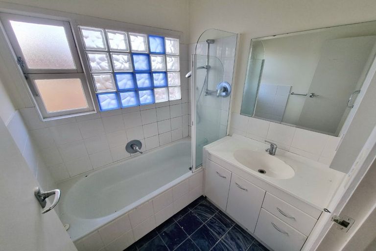 Photo of property in 6 Keldale Place, Forrest Hill, Auckland, 0620