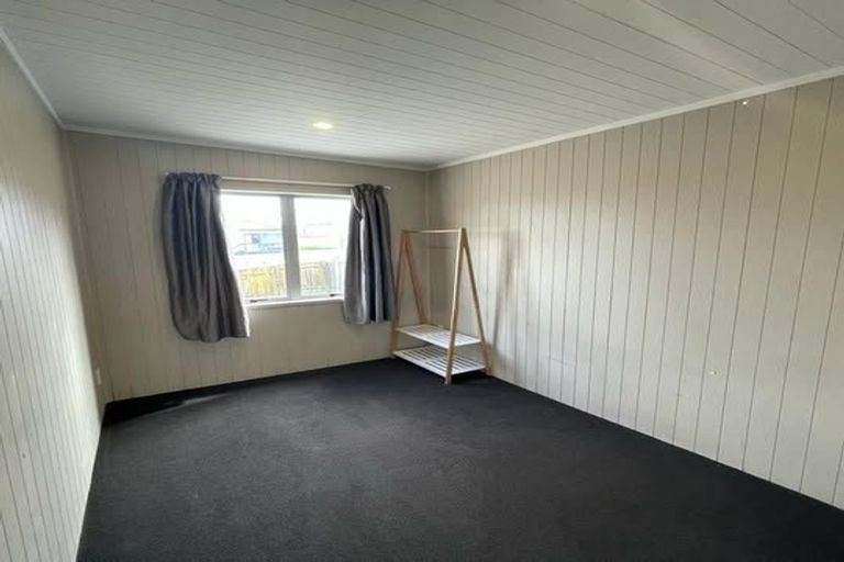 Photo of property in 2 Caserta Place, Clover Park, Auckland, 2023