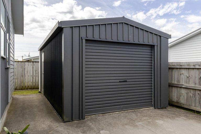 Photo of property in 6b Walsh Road, Westown, New Plymouth, 4310