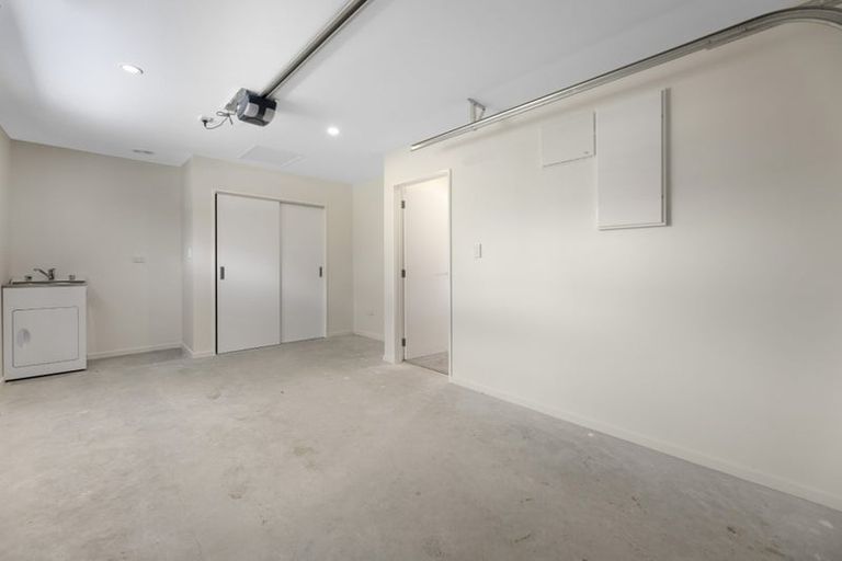 Photo of property in 100 Hagart-alexander Drive, Mosgiel, 9024