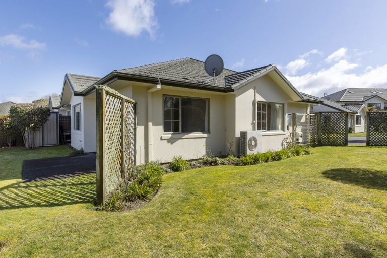 Photo of property in 41 Lakeridge Close, Rangatira Park, Taupo, 3330